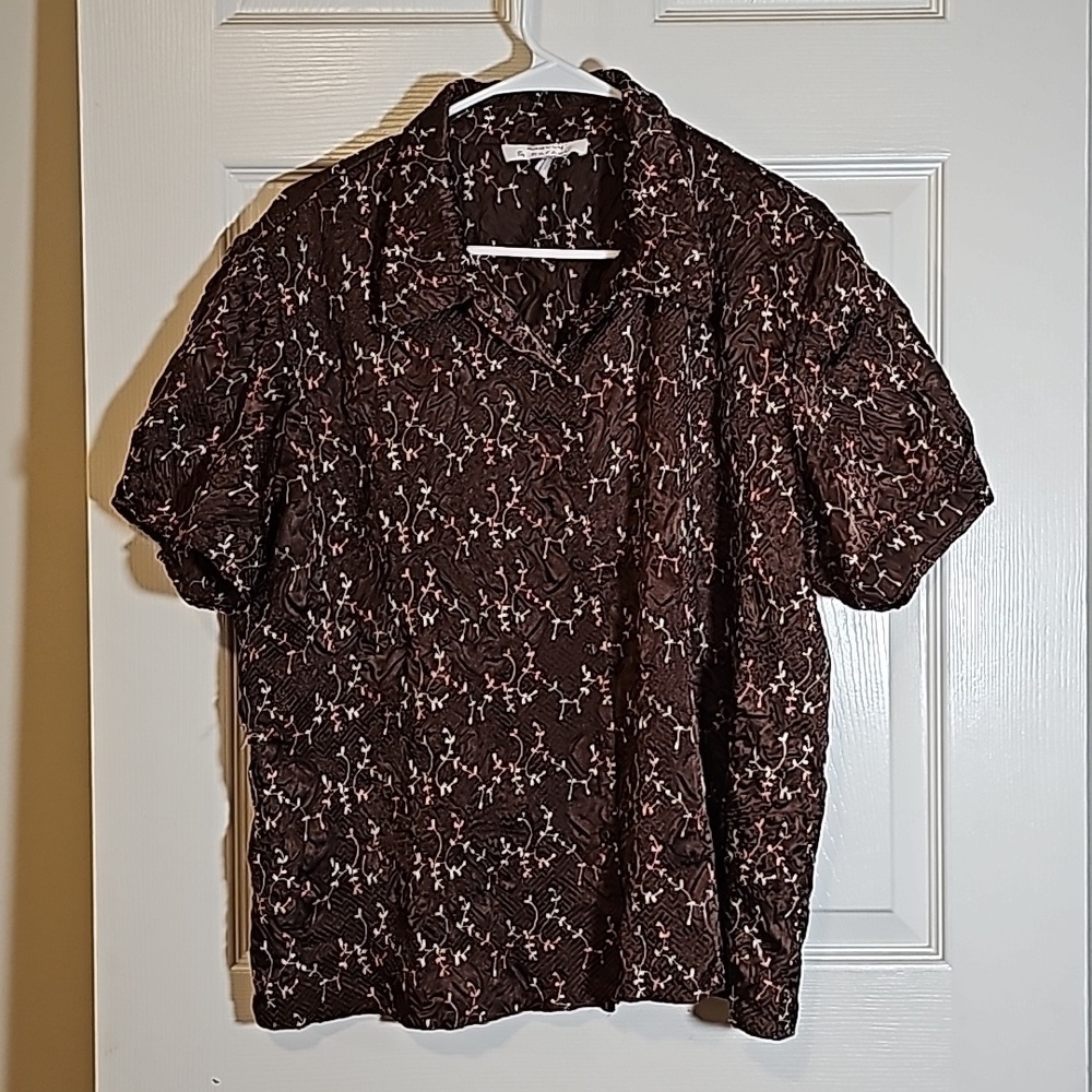 Savvy By Raphael Embroidered Floral Silky Short Sleeve Button Up Shirt Unisex